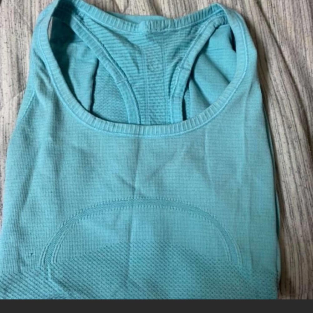 lululemon size 6 swiftly top
